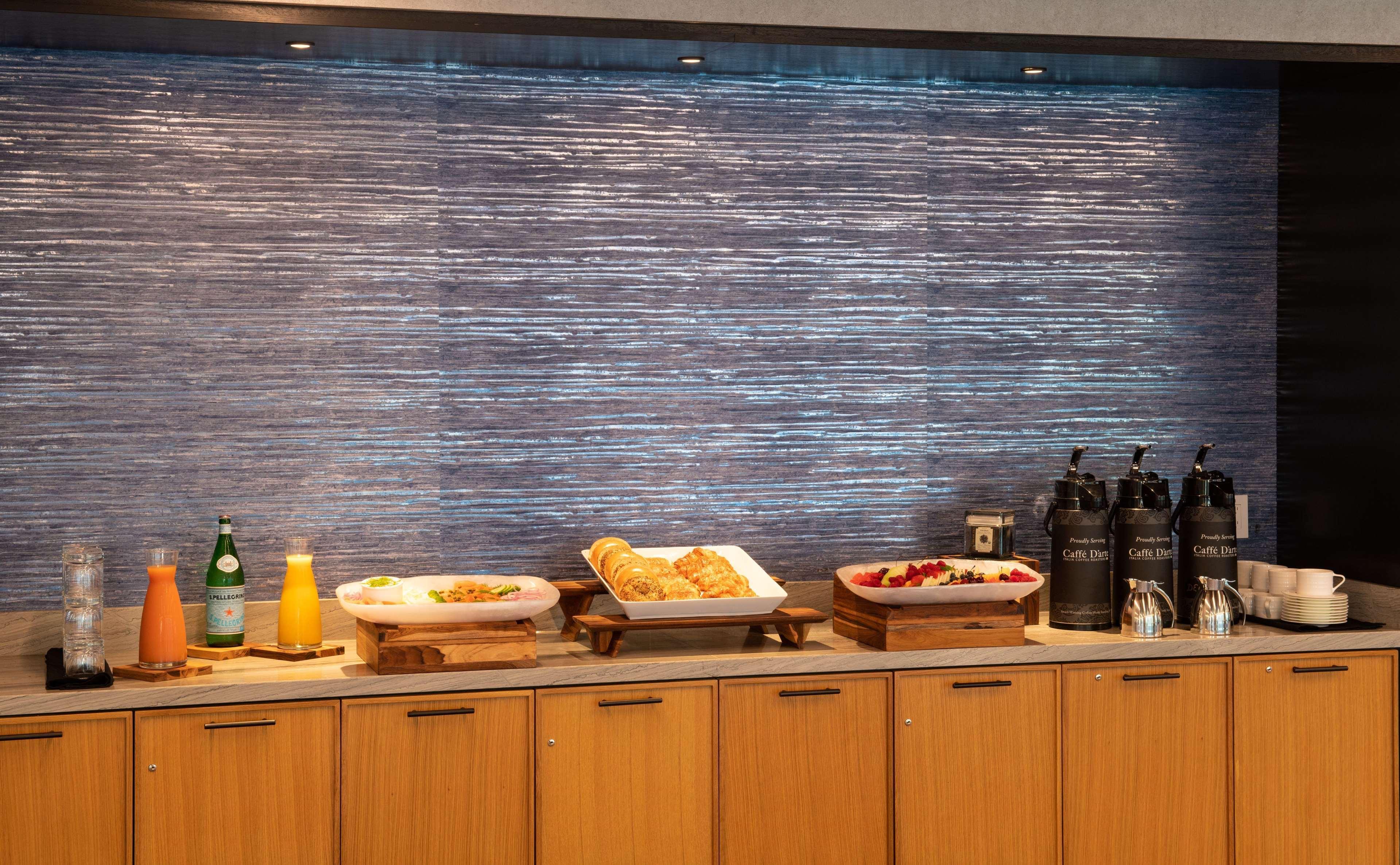 The Charter Hotel Seattle, Curio Collection By Hilton Bagian luar foto