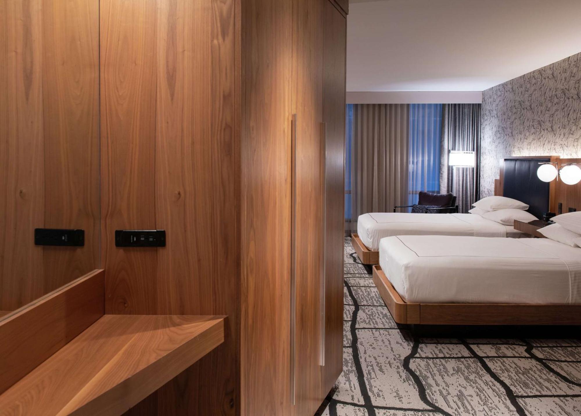 The Charter Hotel Seattle, Curio Collection By Hilton Bagian luar foto